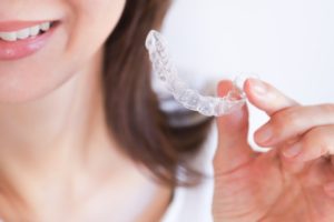 【市川市で歯並びが気になる方へ】治療中のストレスを軽減!マウスピース矯正治療のメリット